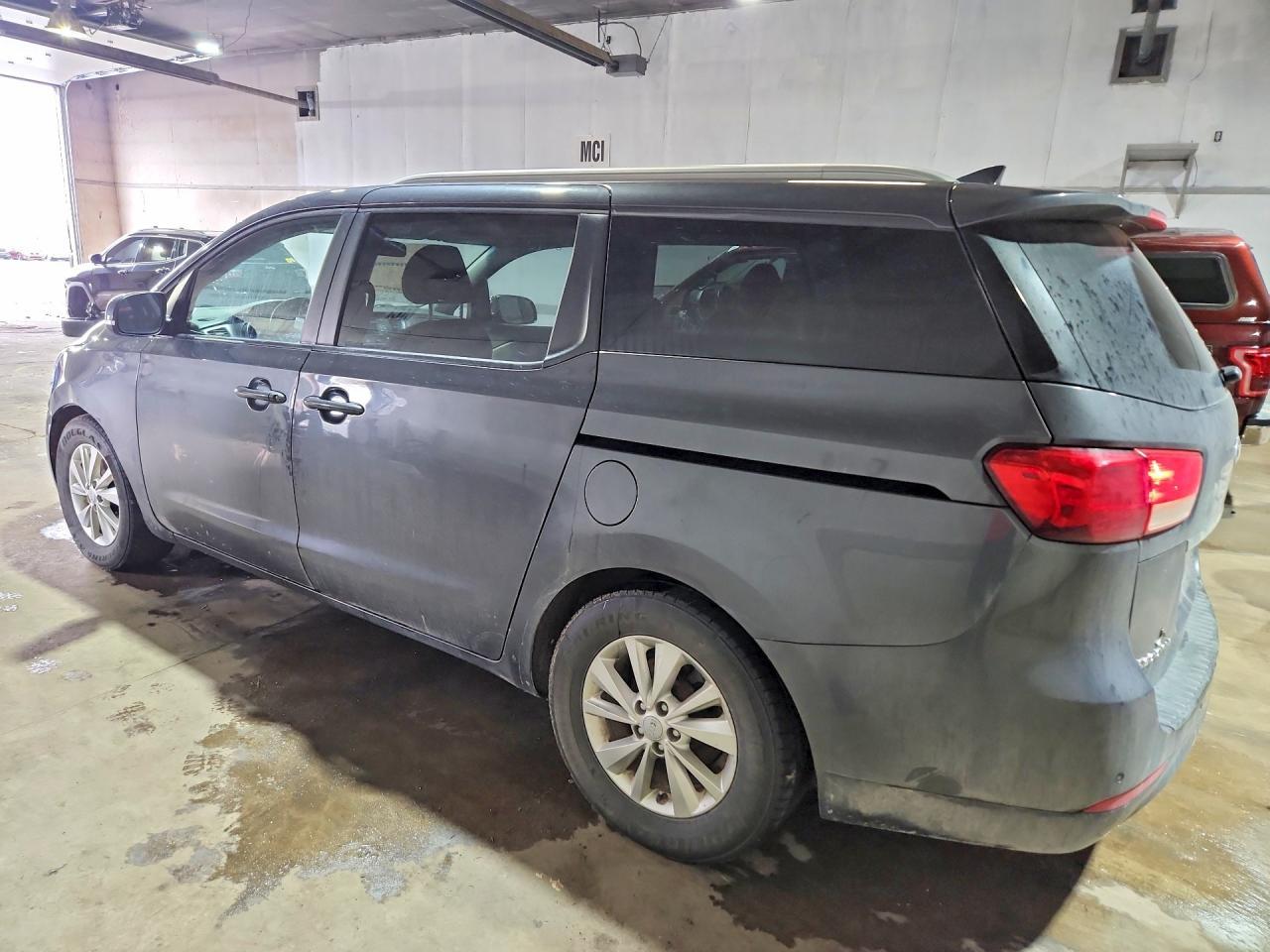 2015 KIA SEDONA