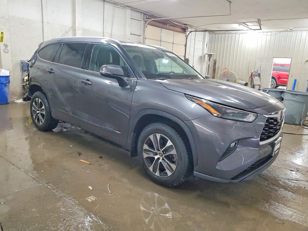 2022 TOYOTA HIGHLANDER