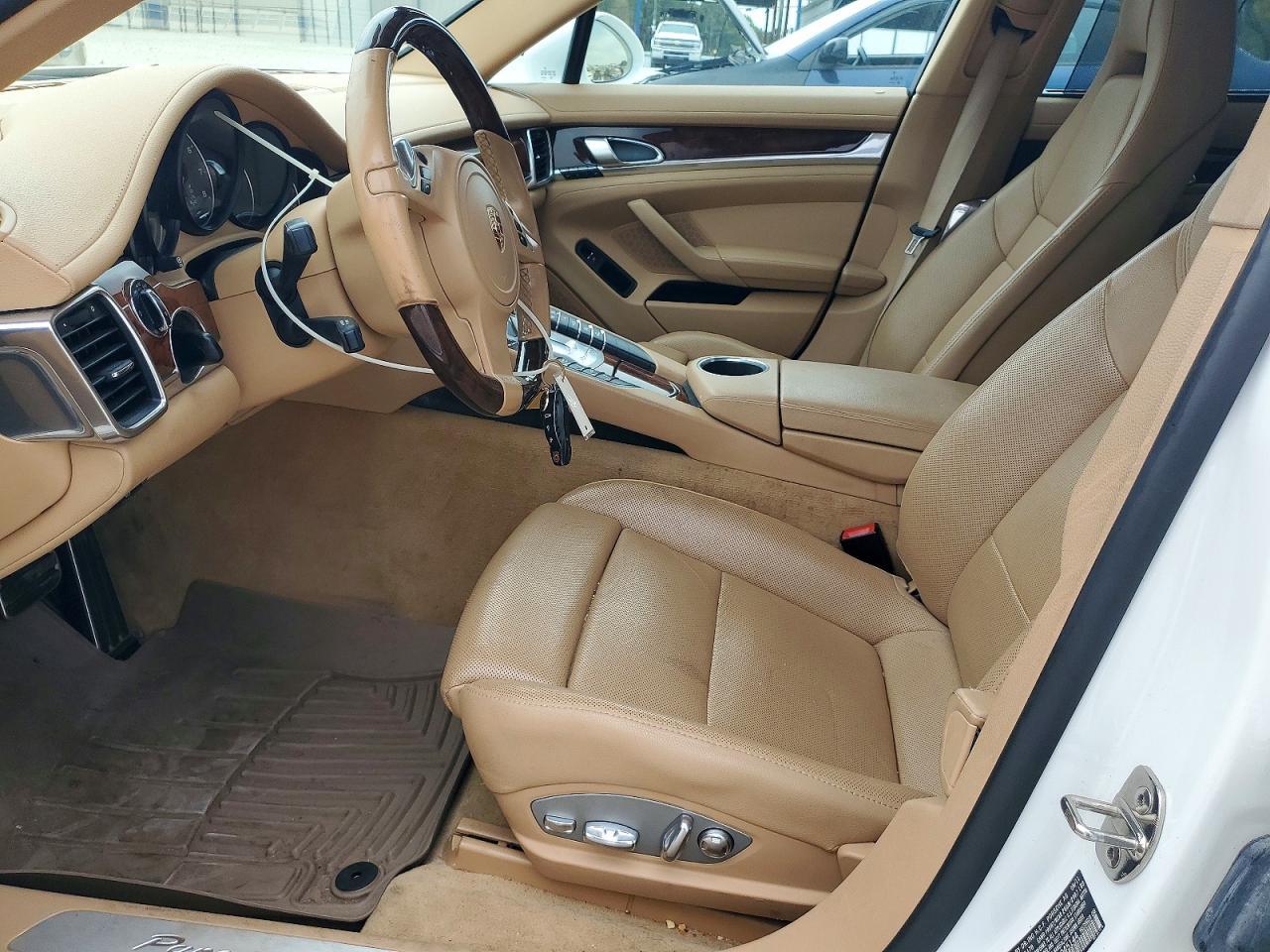 2012 PORSCHE Panamera
