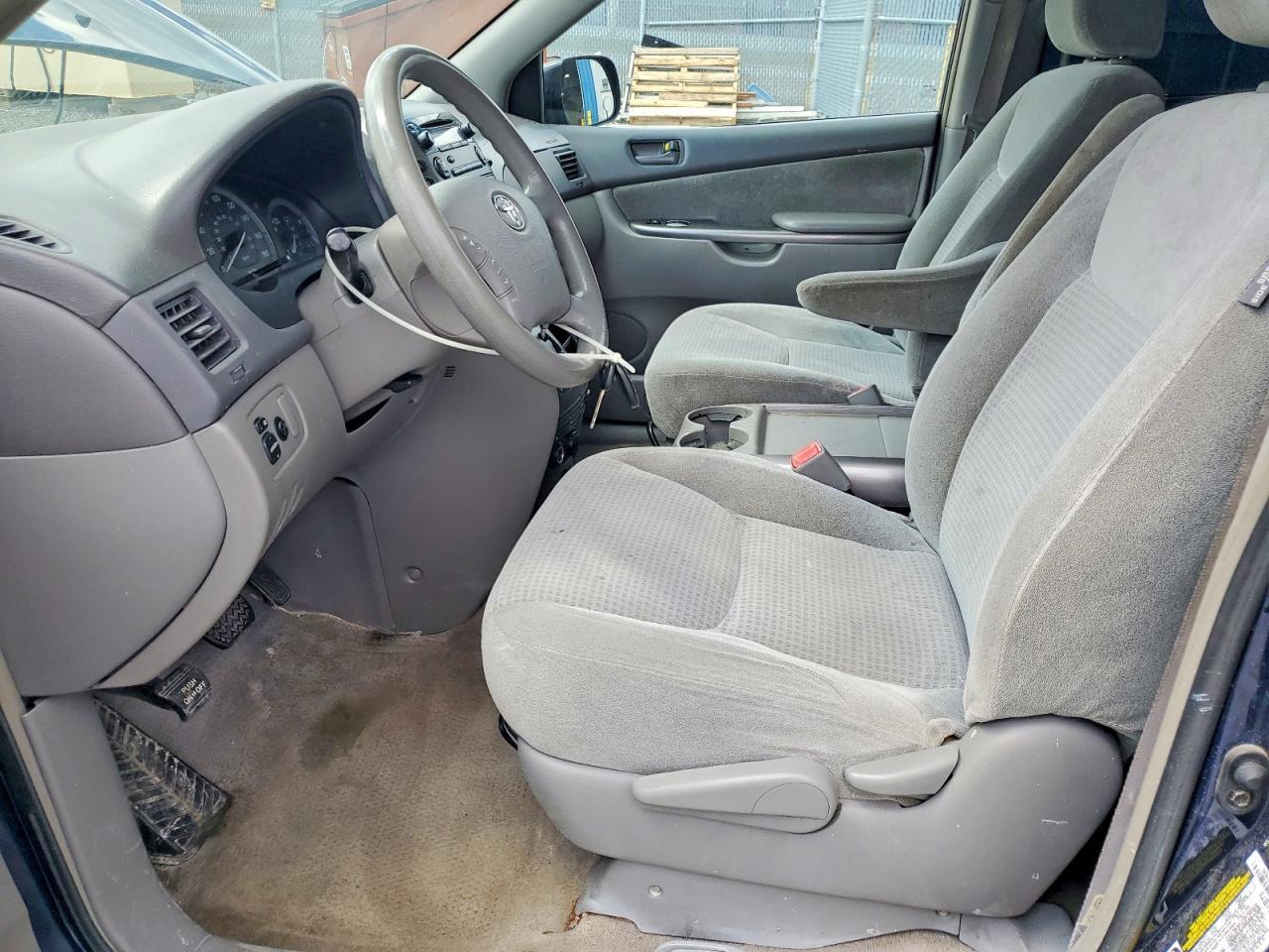 2006 TOYOTA SIENNA
