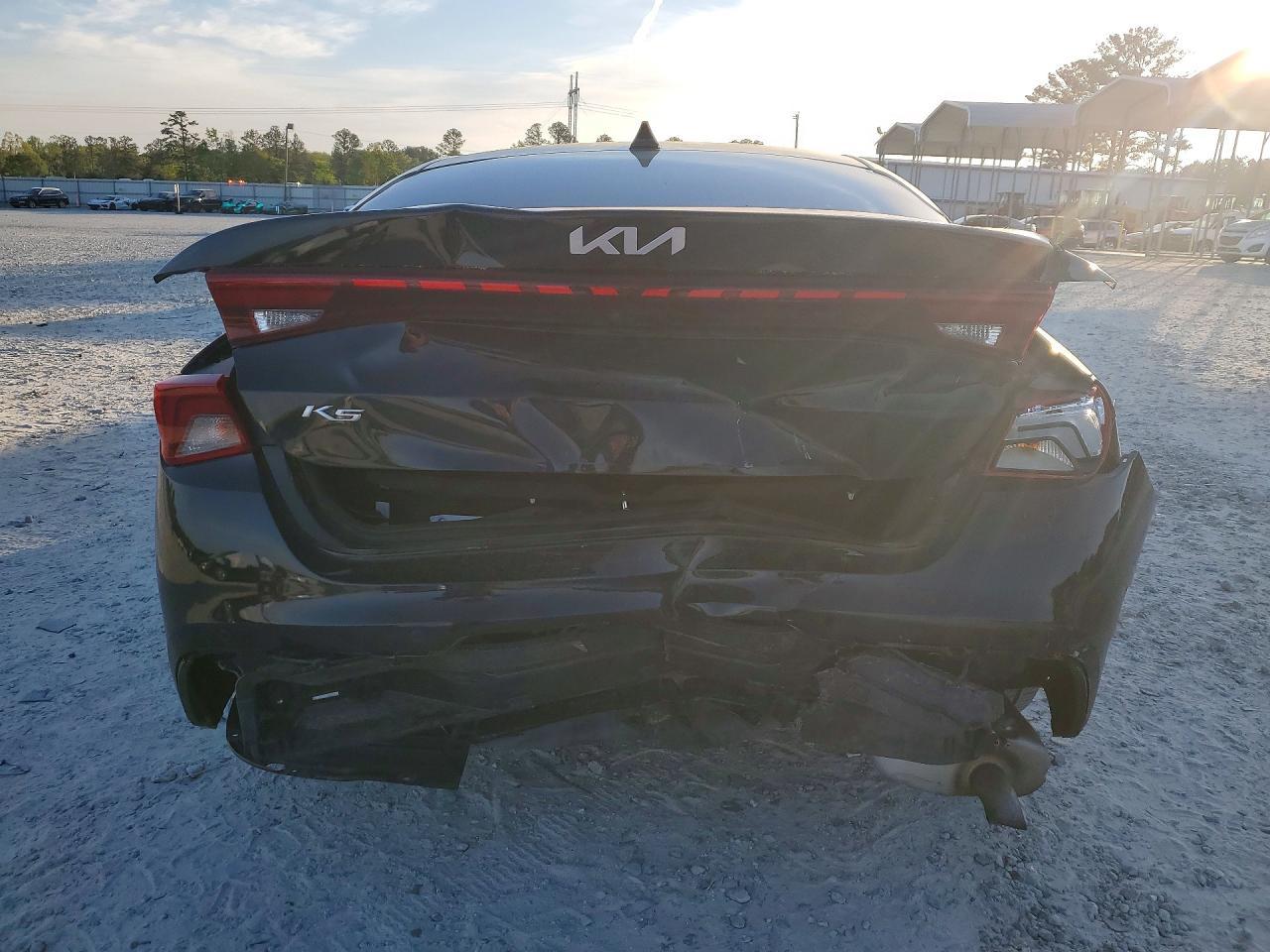 2022 KIA K5