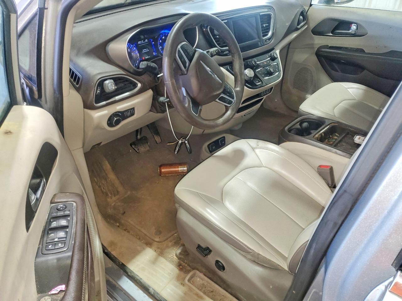 2021 CHRYSLER Voyager