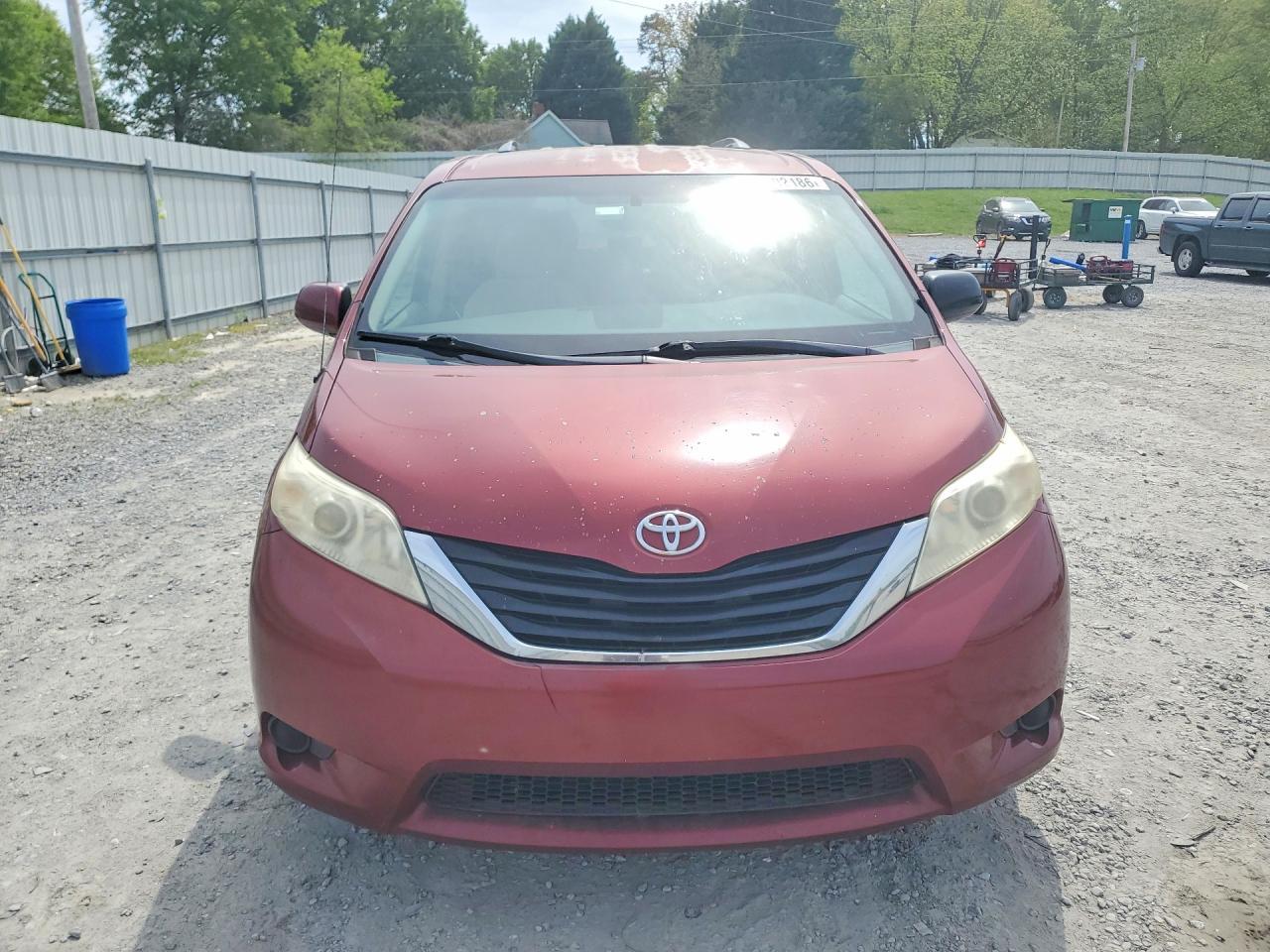 2013 TOYOTA SIENNA