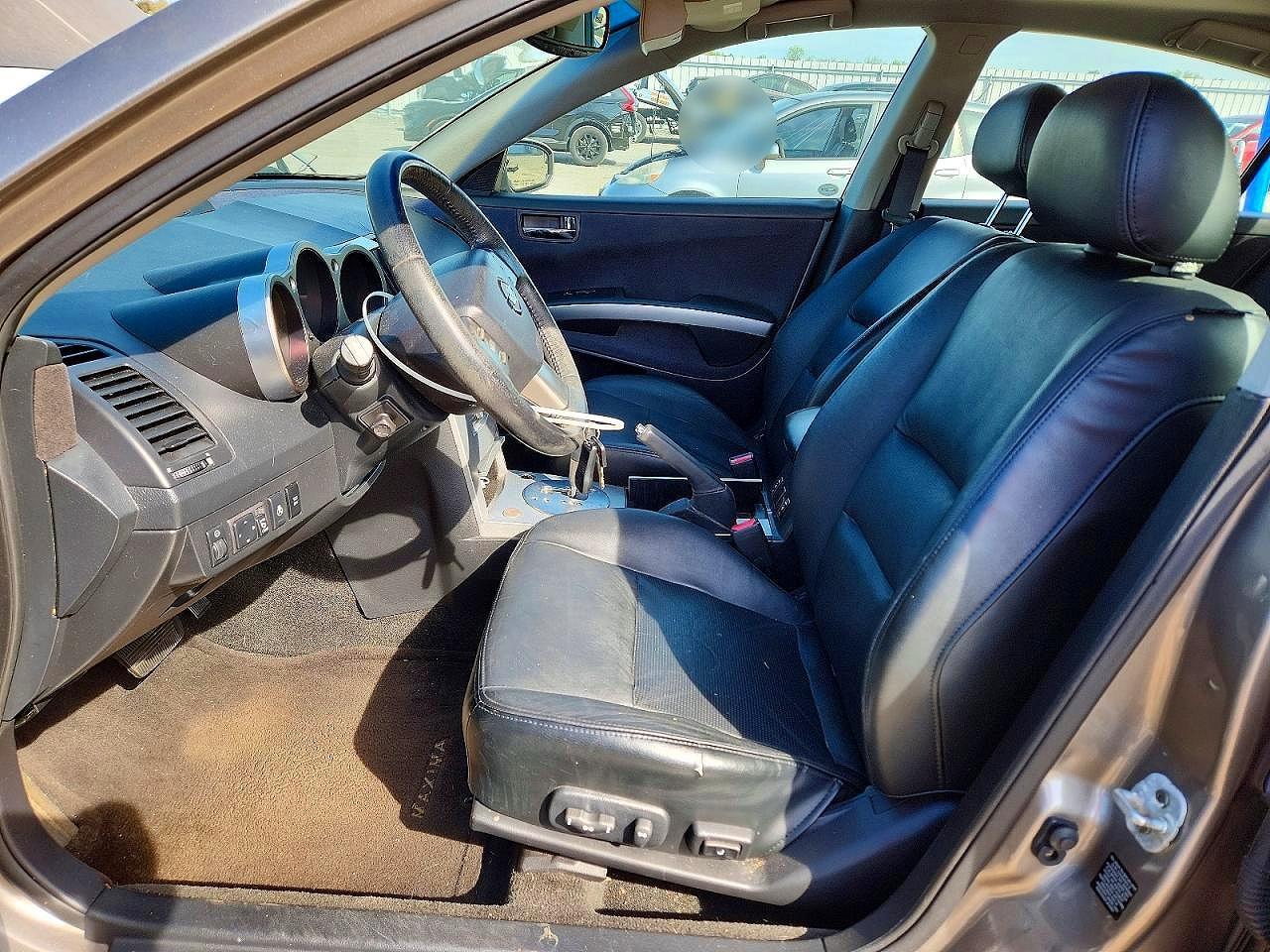 2005 NISSAN Maxima