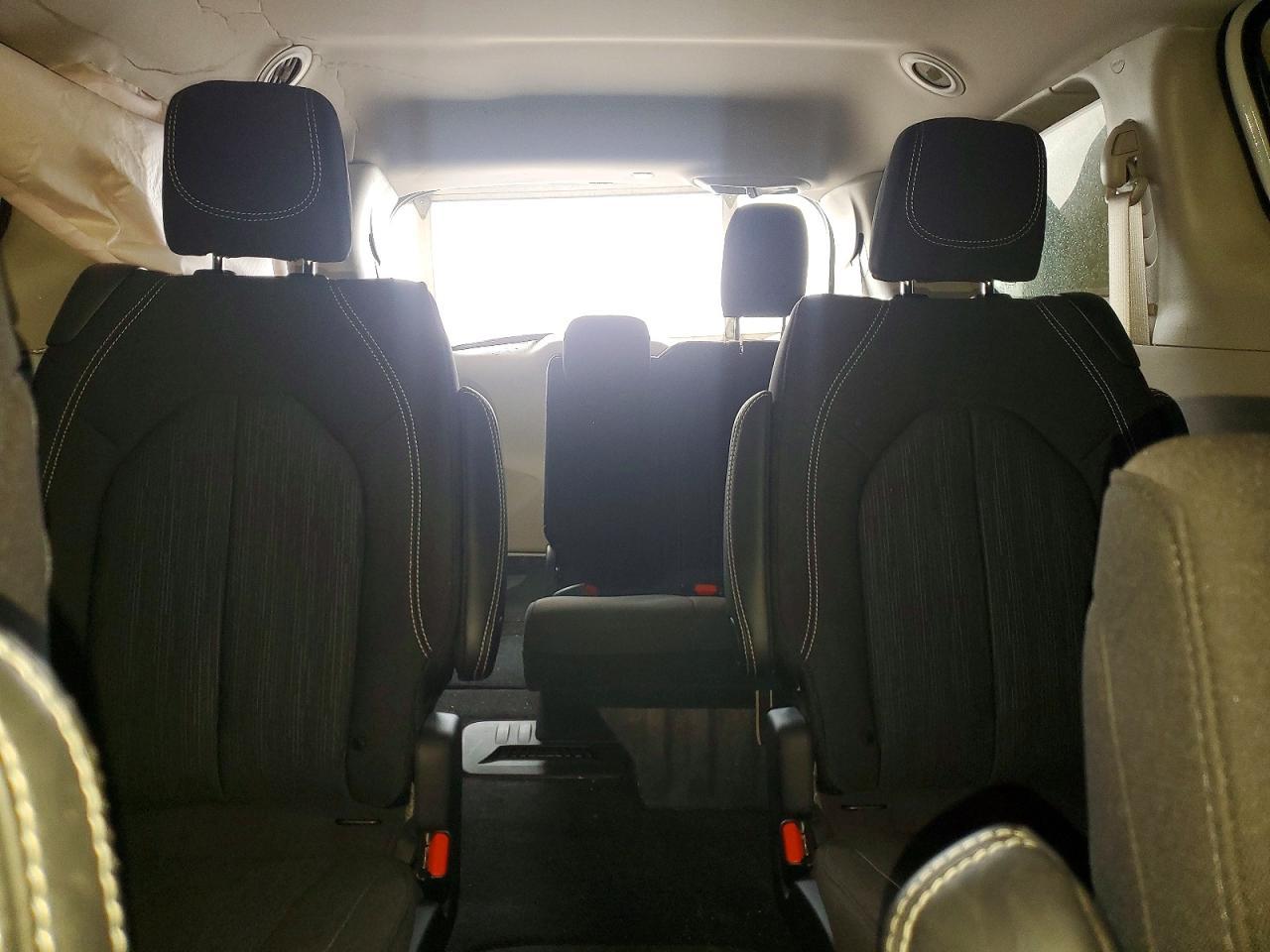 2024 CHRYSLER Voyager
