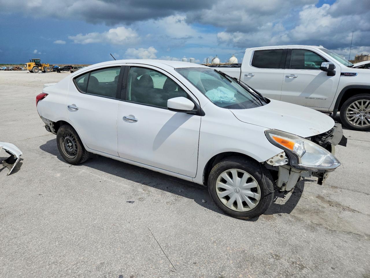 2019 NISSAN VERSA