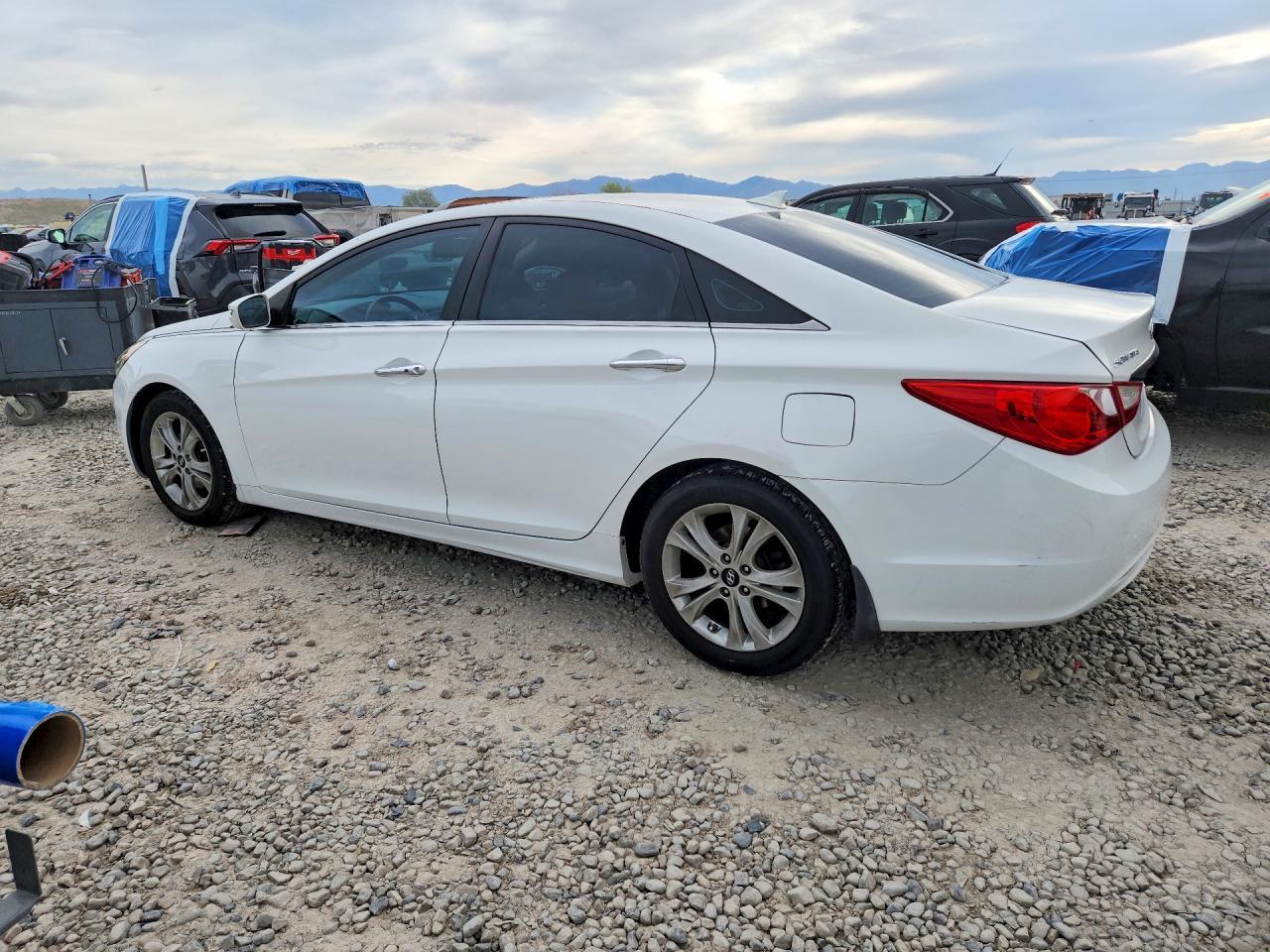 2013 HYUNDAI SONATA