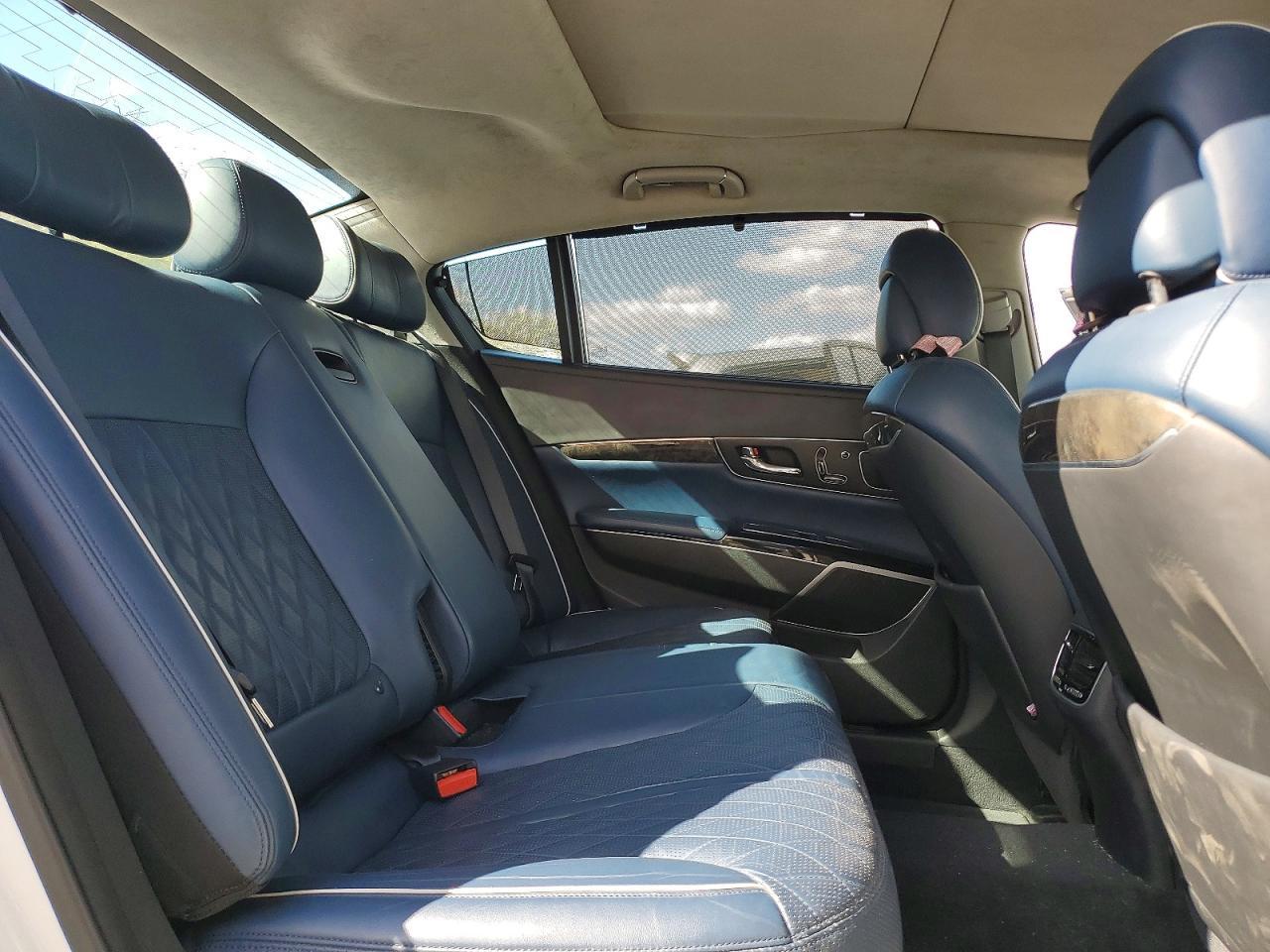 2015 KIA K900