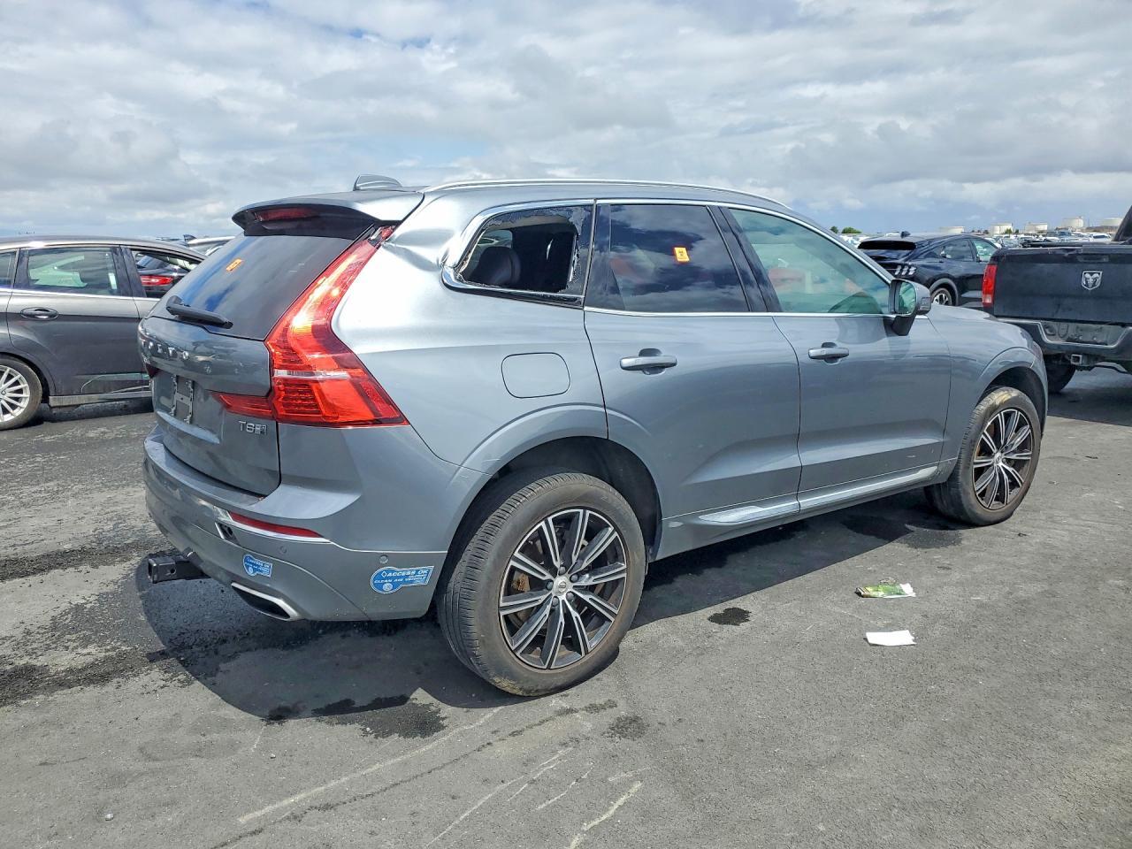 2020 VOLVO XC60