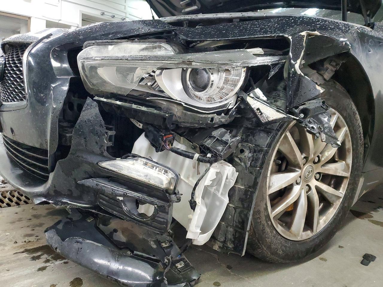 2016 INFINITI Q50