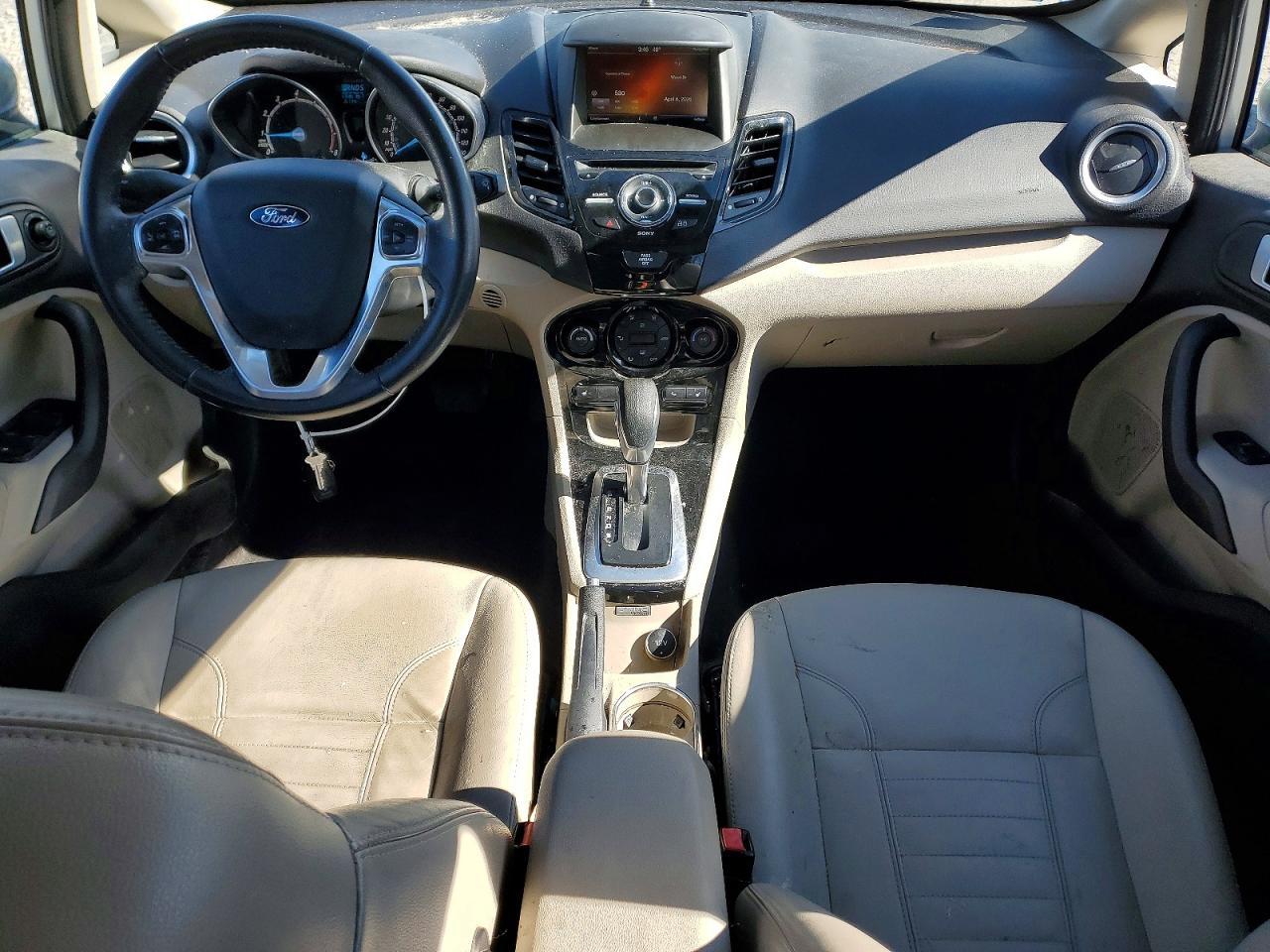 2015 FORD Fiesta