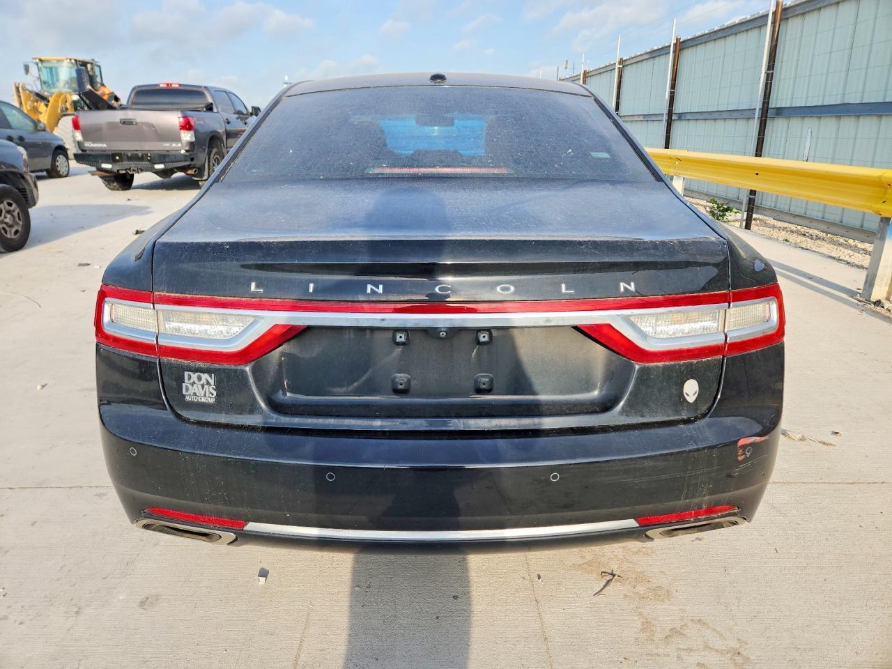 2017 LINCOLN Continental
