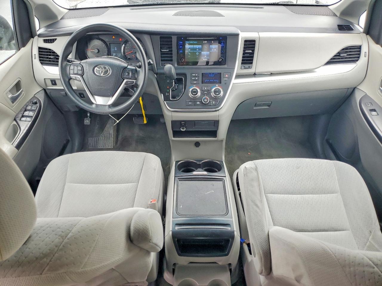 2016 TOYOTA SIENNA