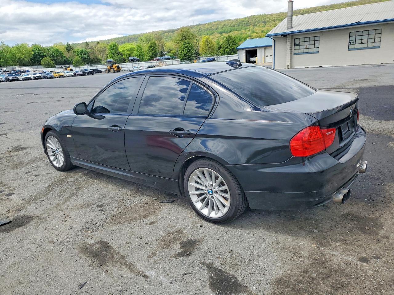 2011 BMW 3 SERIES