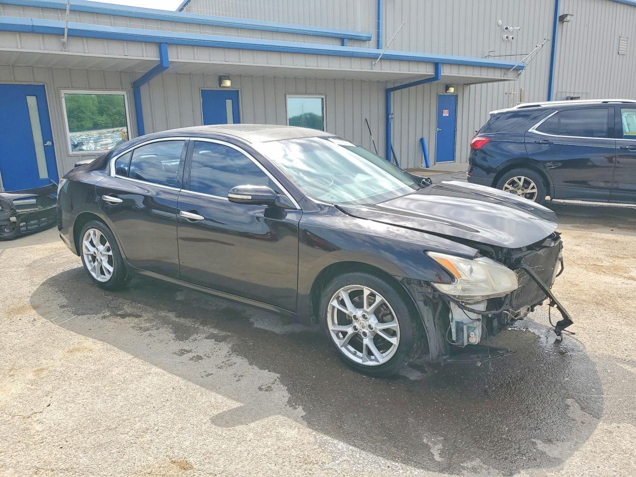 2012 NISSAN Maxima