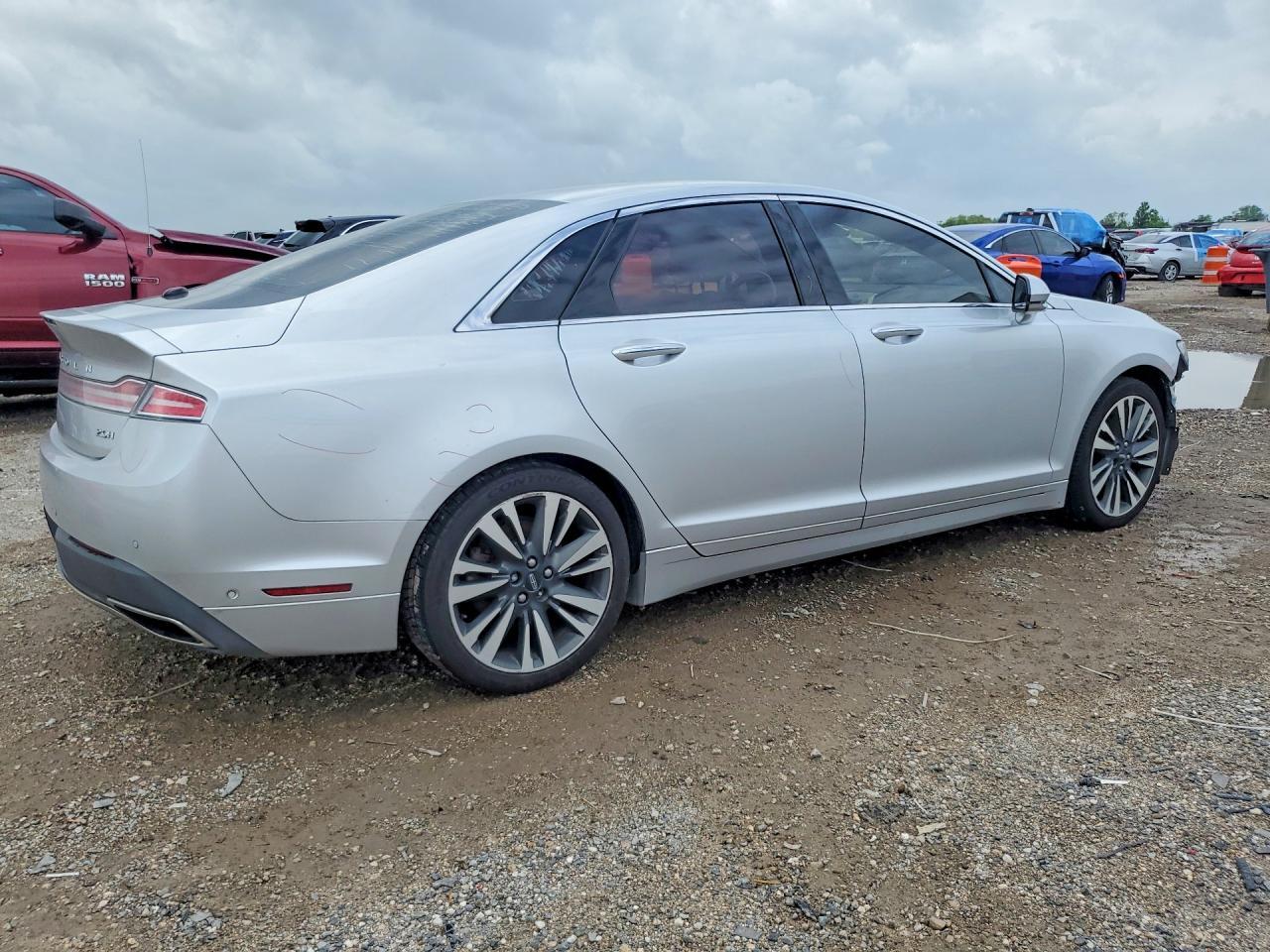2017 LINCOLN MKZ