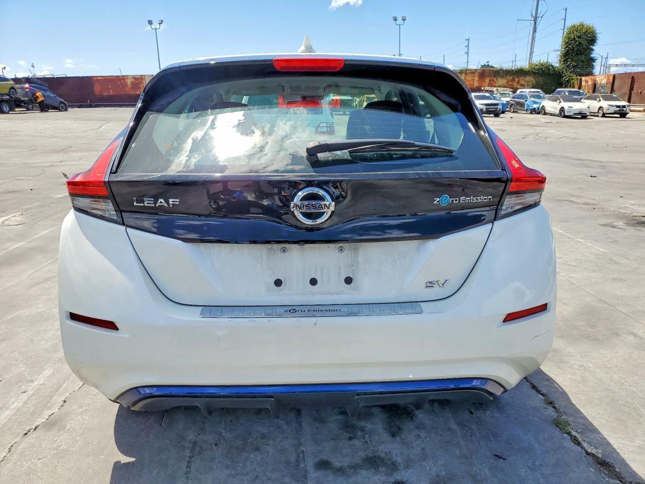 2018 NISSAN LEAF