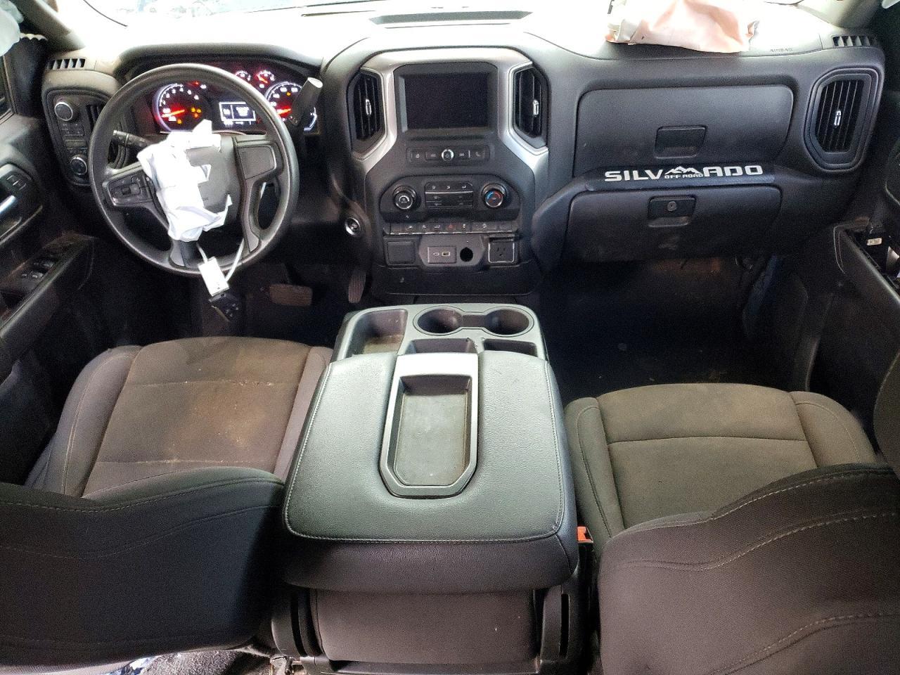 2024 CHEVROLET Silverado
