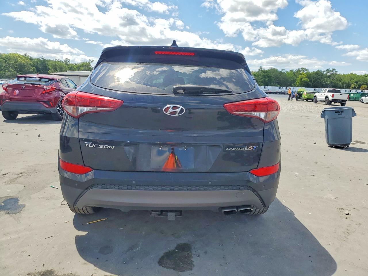 2016 HYUNDAI TUCSON