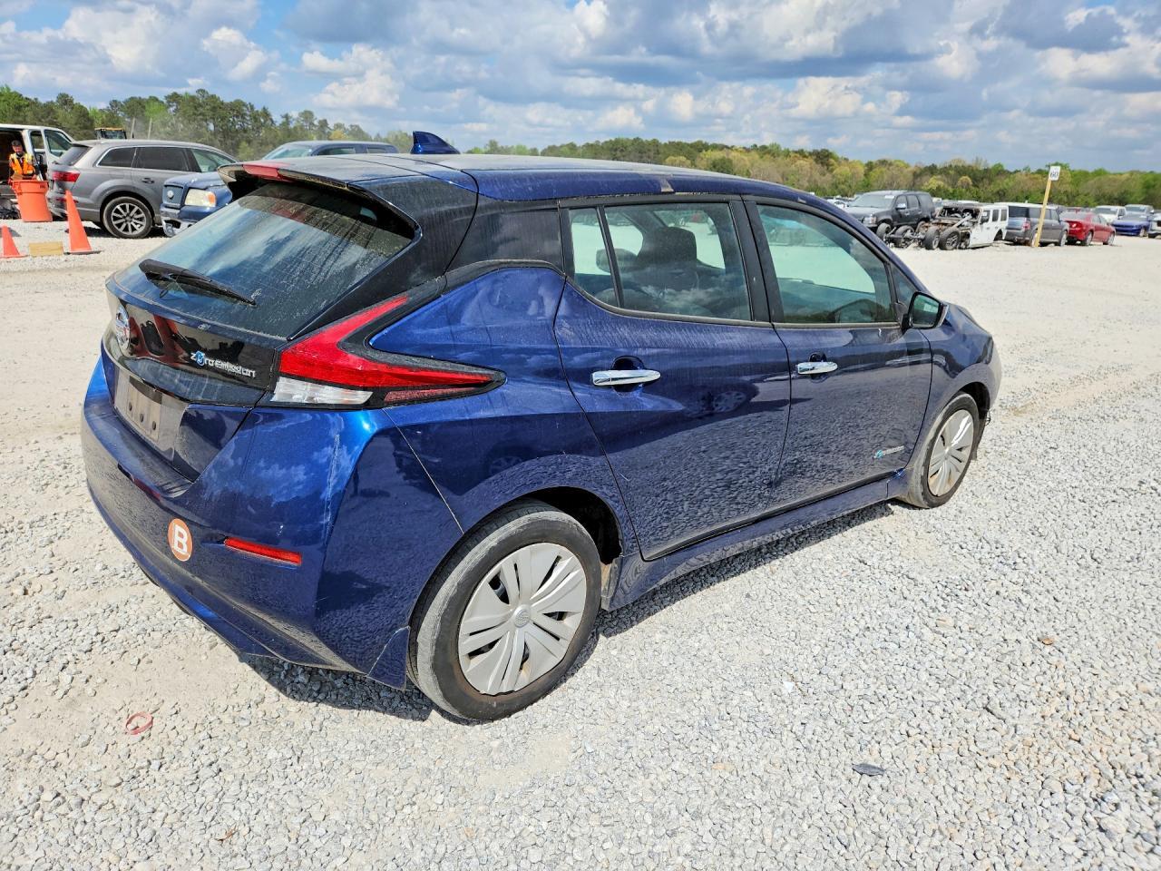 2018 NISSAN LEAF