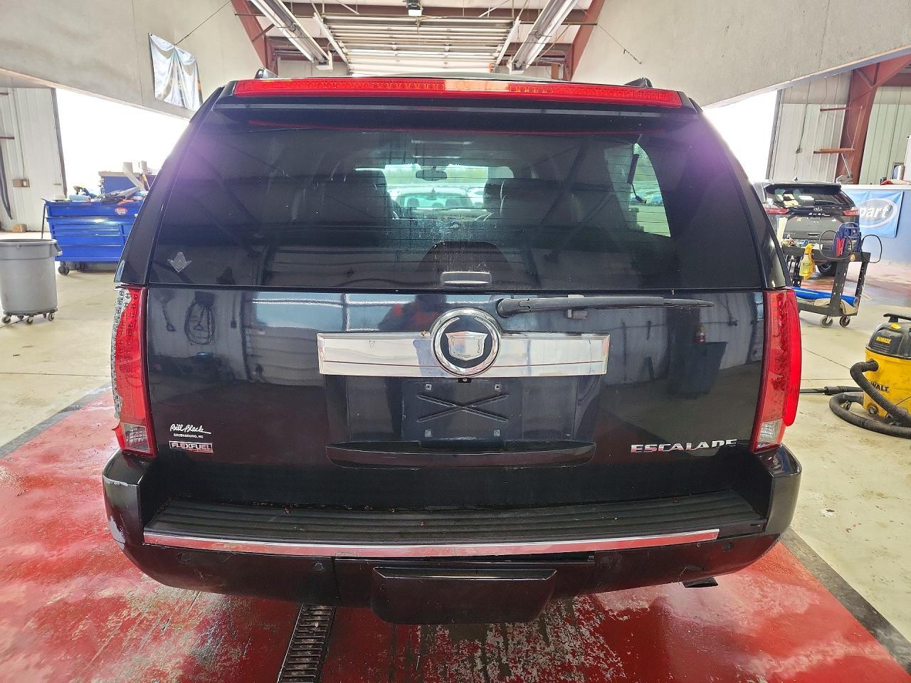 2010 CADILLAC Escalade ESV