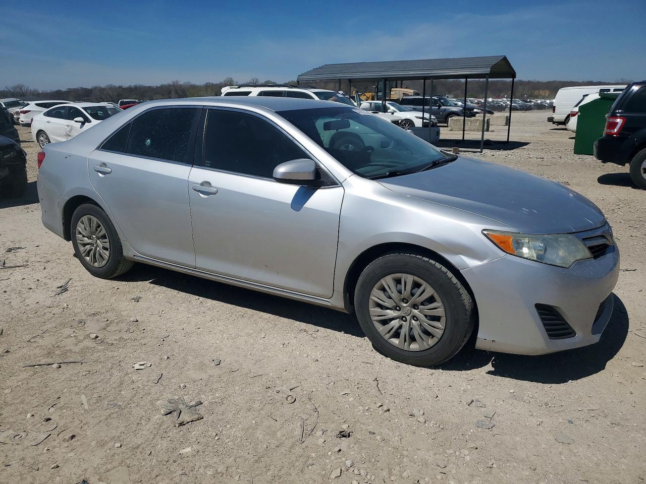 2014 TOYOTA CAMRY