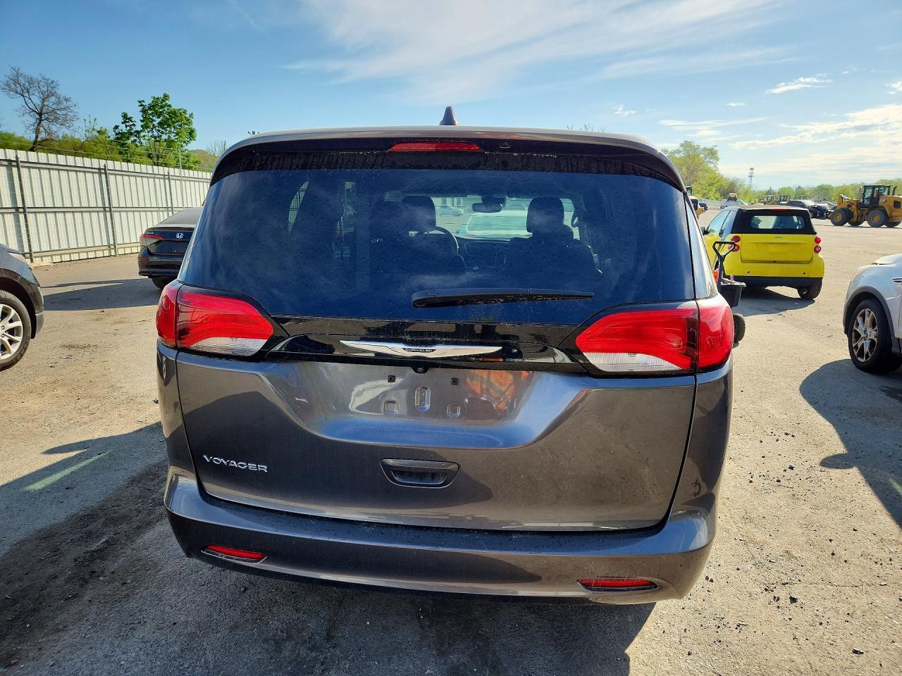 2023 CHRYSLER Voyager