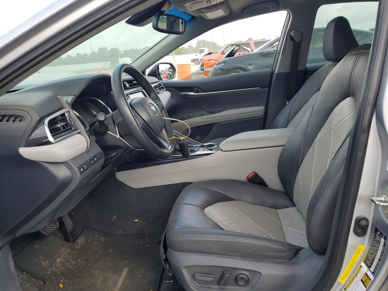 2018 TOYOTA CAMRY