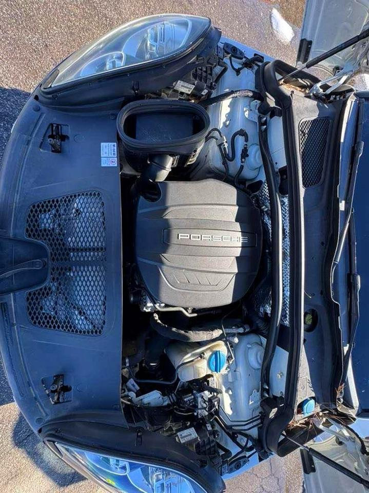 2018 PORSCHE Macan