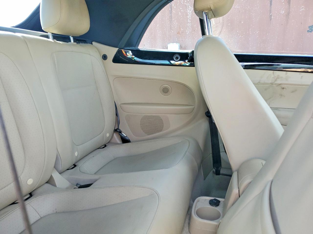 2015 VOLKSWAGEN Beetle