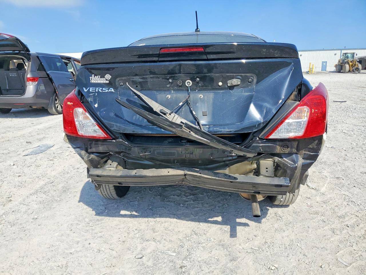 2017 NISSAN VERSA