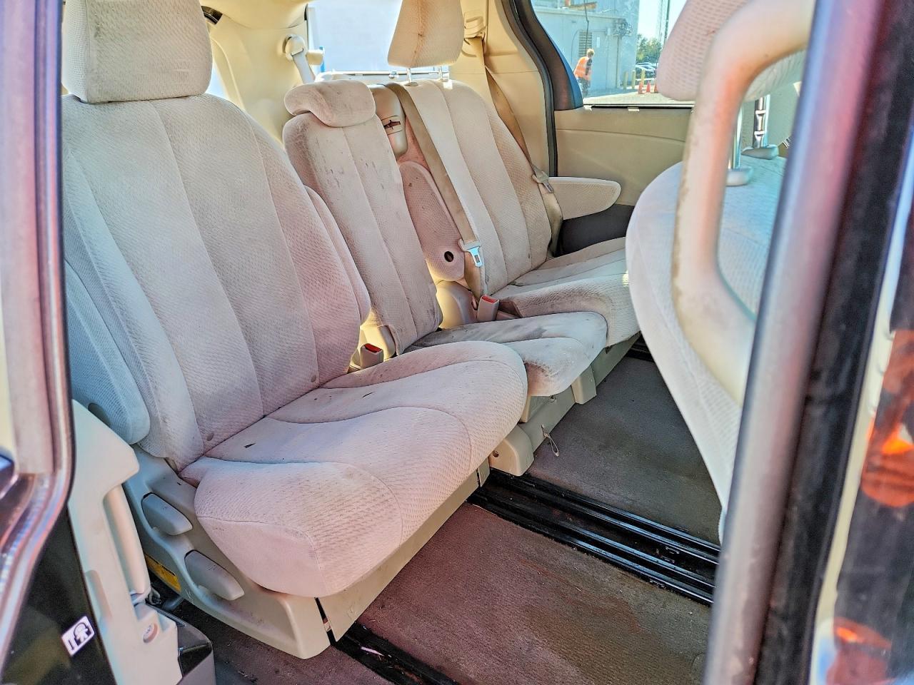 2014 TOYOTA SIENNA