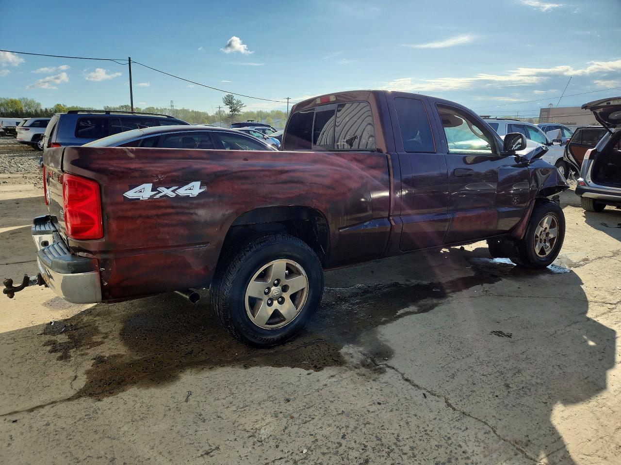 2005 DODGE Dakota
