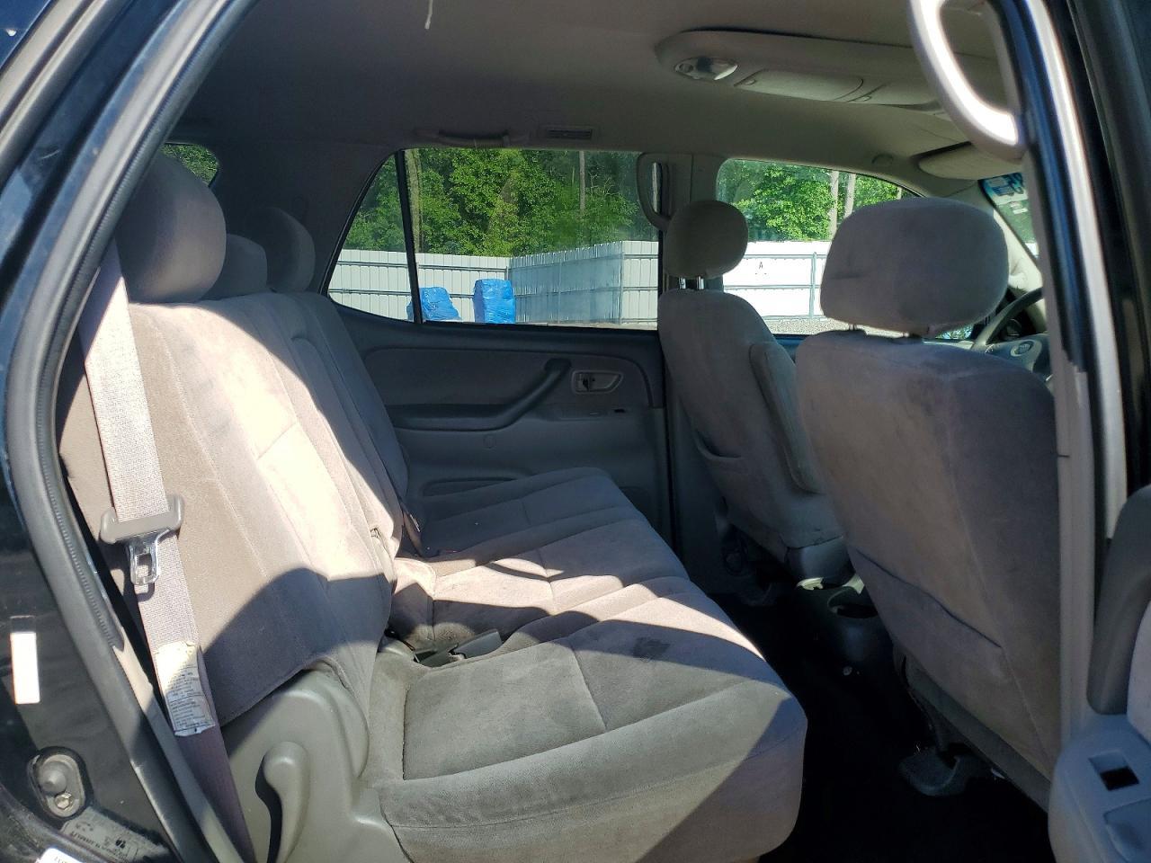 2002 TOYOTA Sequoia
