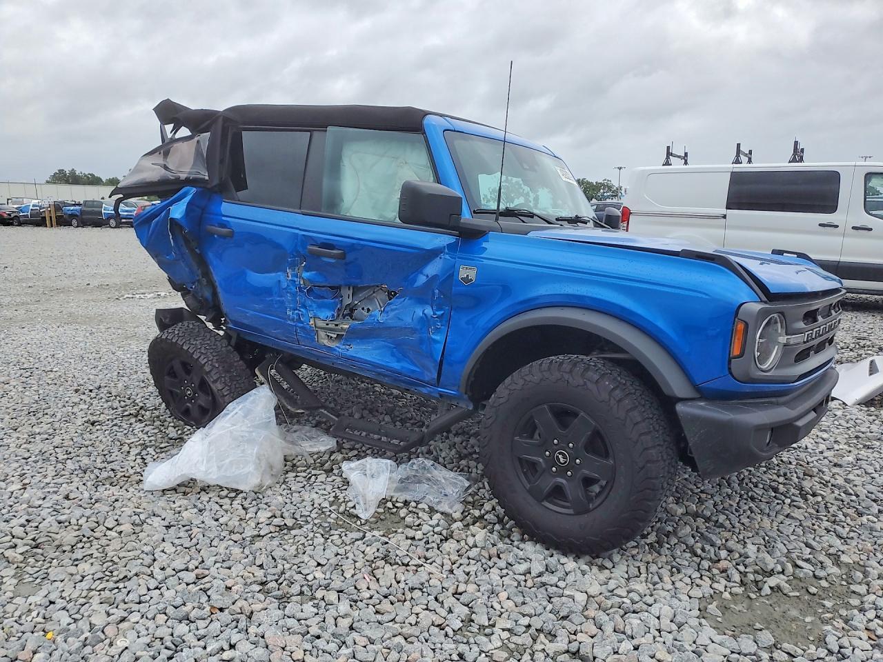2023 FORD Bronco