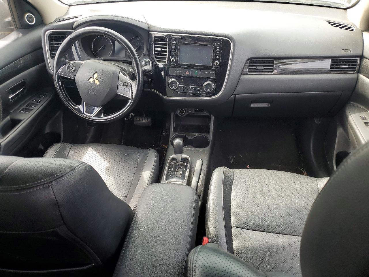 2016 MITSUBISHI outlander