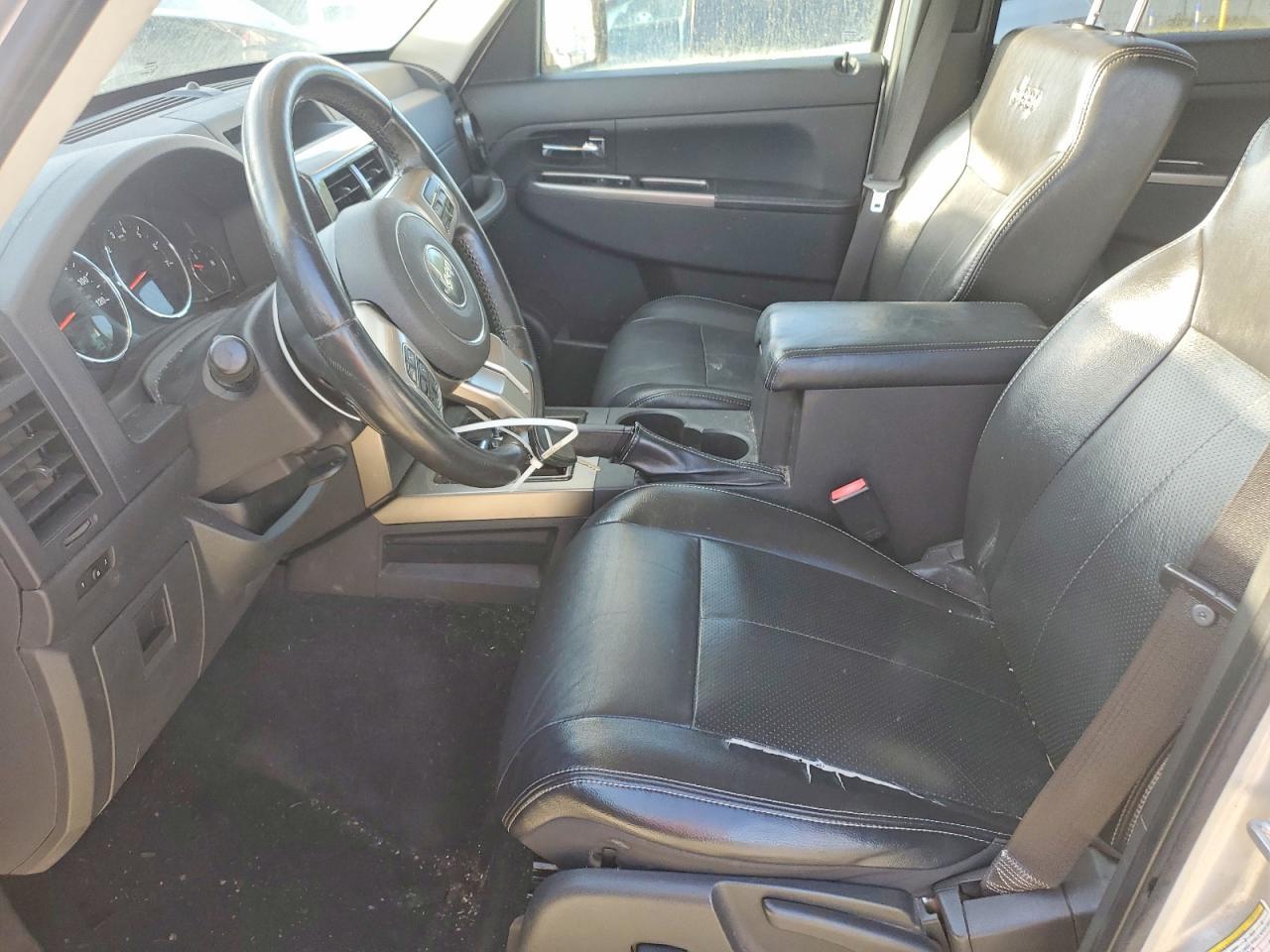 2012 JEEP Liberty