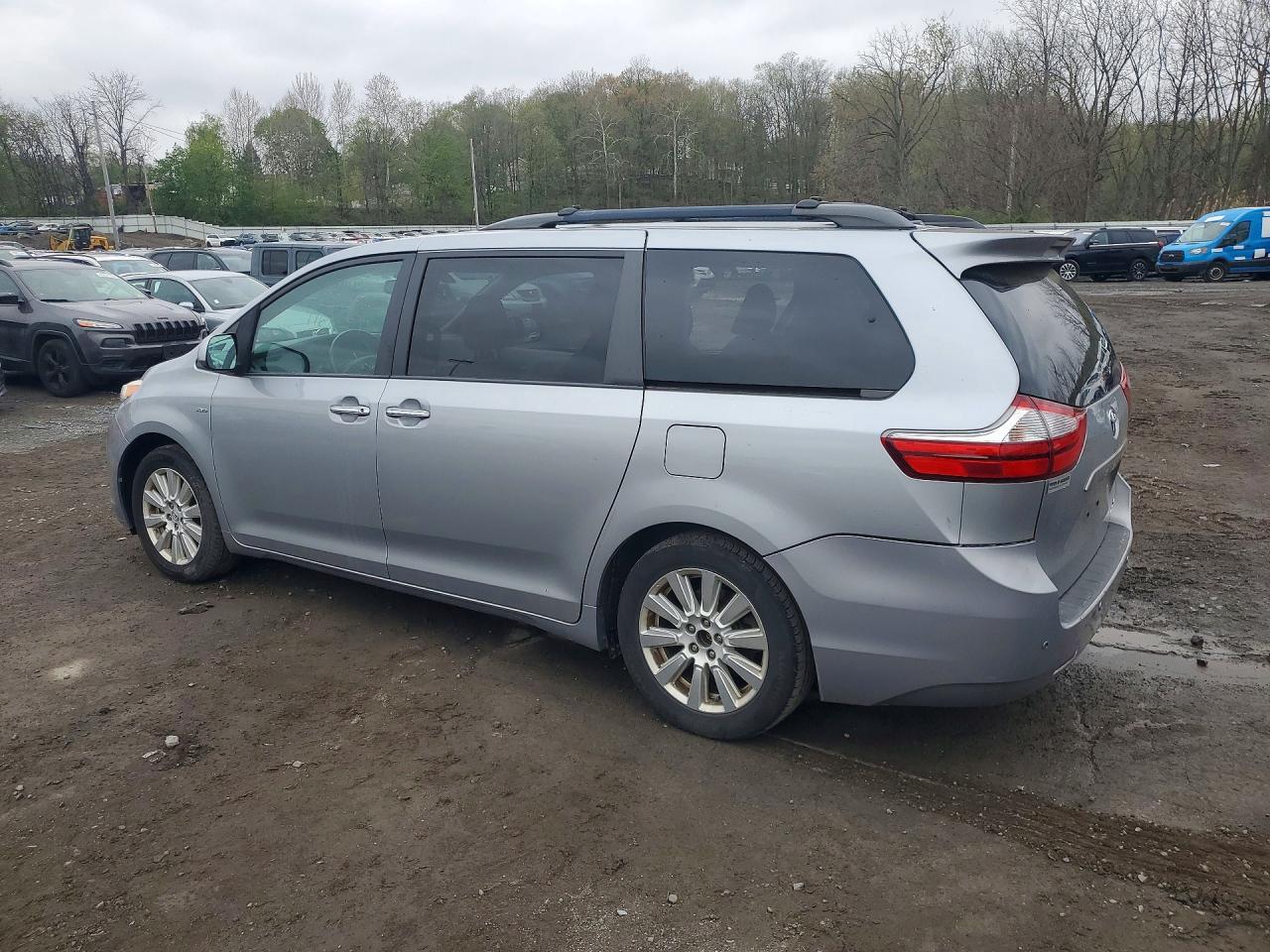 2017 TOYOTA SIENNA