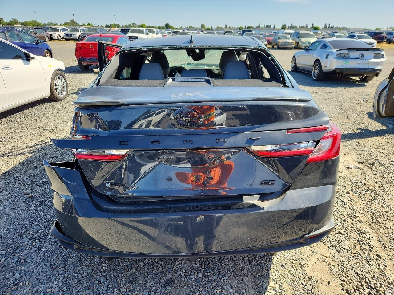 2025 TOYOTA CAMRY