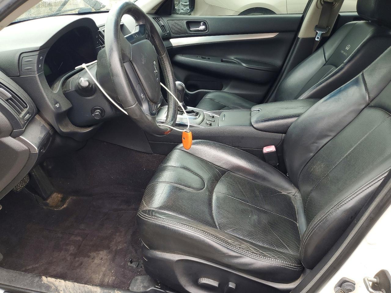 2013 INFINITI G37