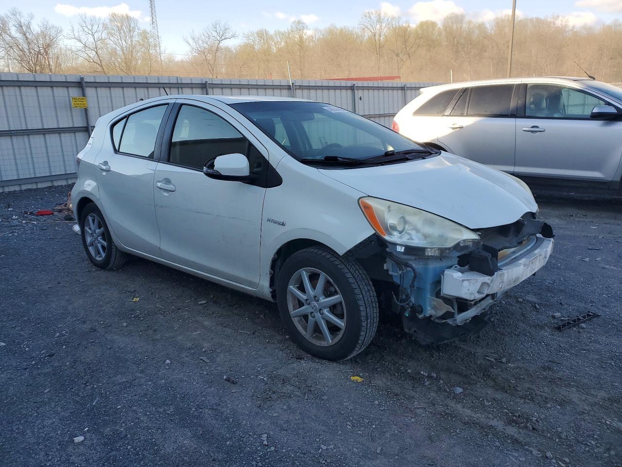 2012 TOYOTA Prius c