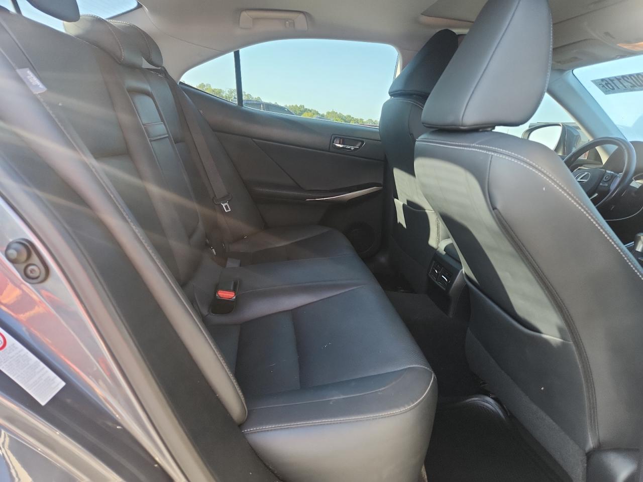 2016 LEXUS IS 300
