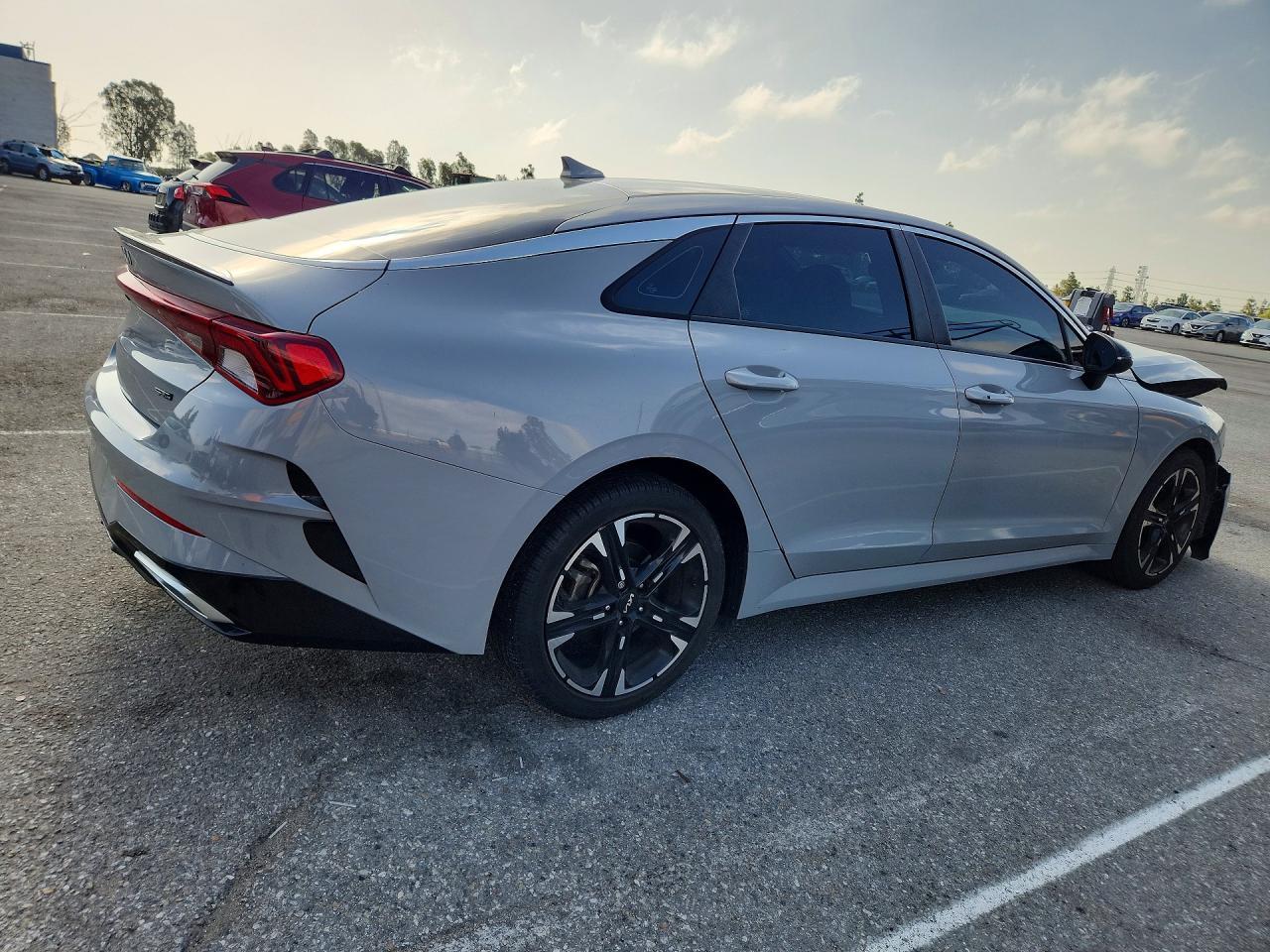 2022 KIA K5