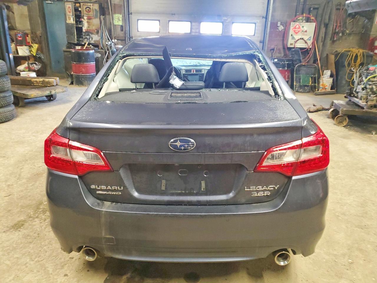 2017 SUBARU Legacy