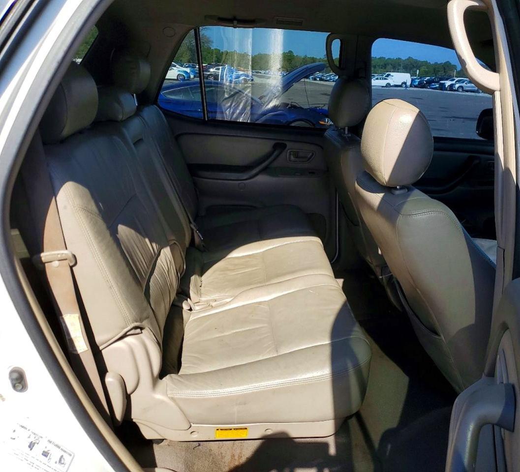 2005 TOYOTA Sequoia