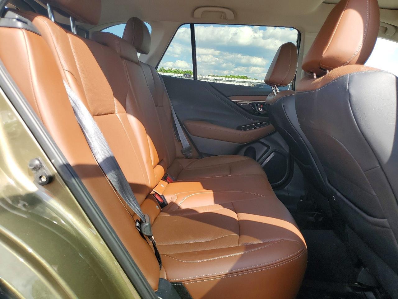 2021 SUBARU Outback