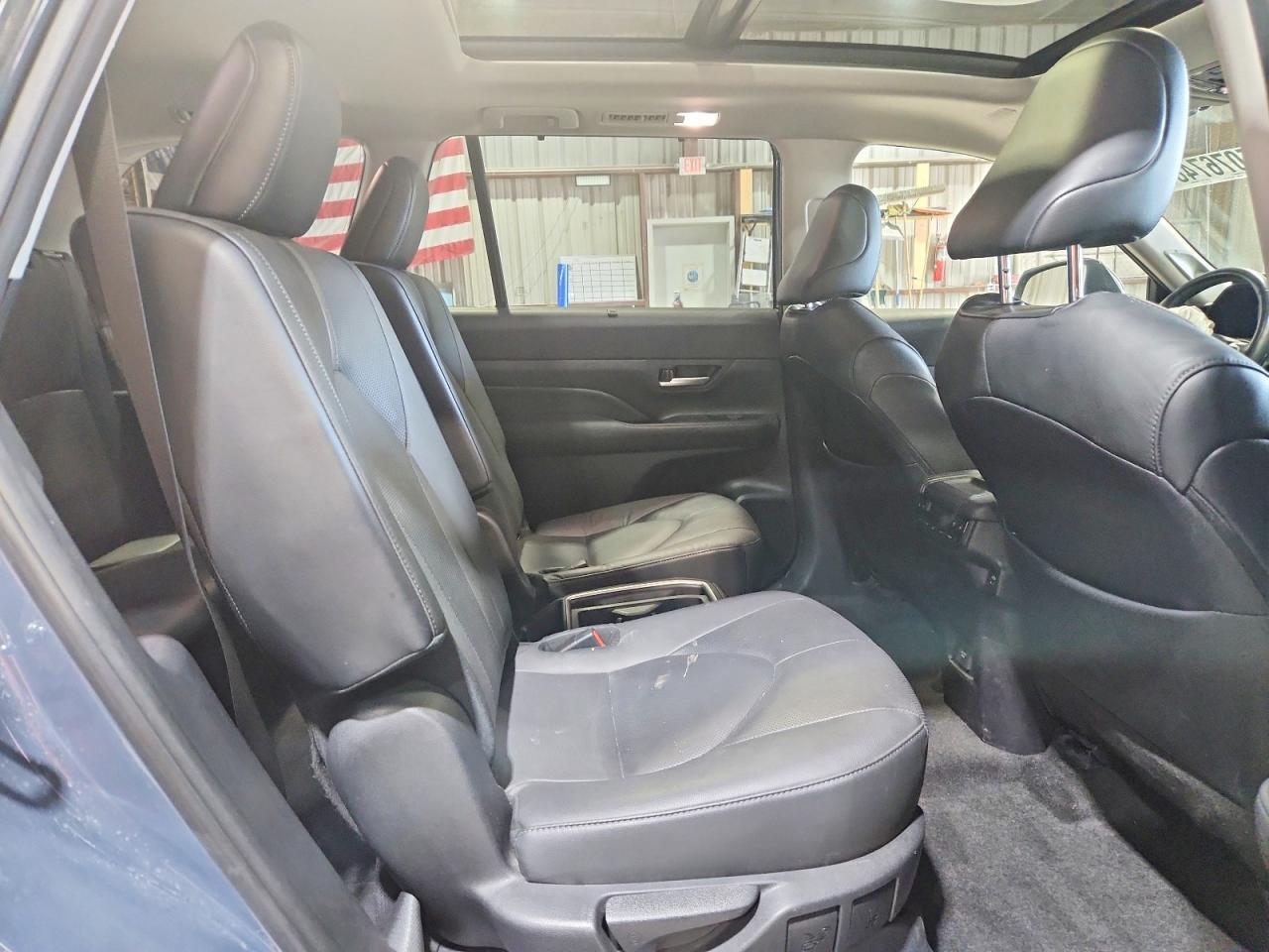 2024 TOYOTA HIGHLANDER