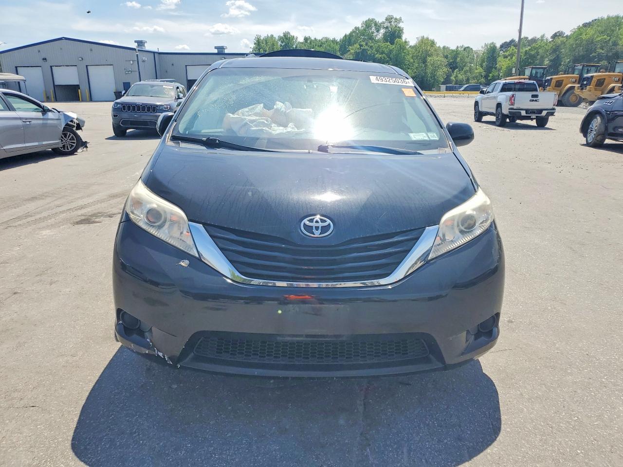 2015 TOYOTA SIENNA