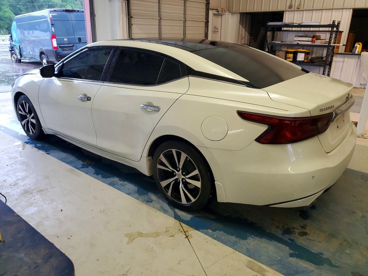 2017 NISSAN Maxima