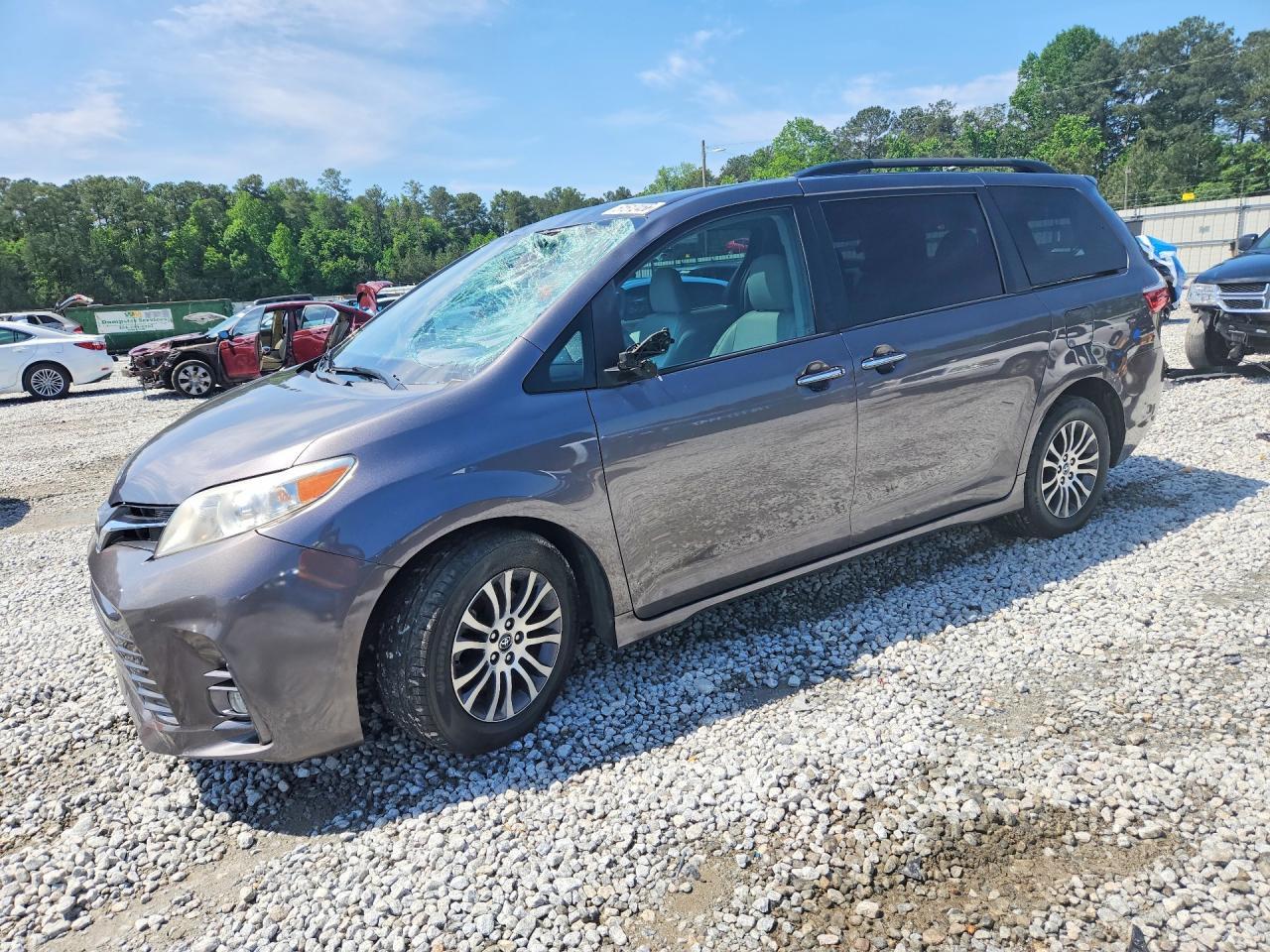 2018 TOYOTA SIENNA